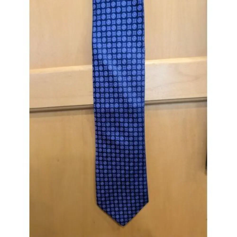 Calvin Klein MEN'S TIE 100% SILK ‎ purple black geometric pattern